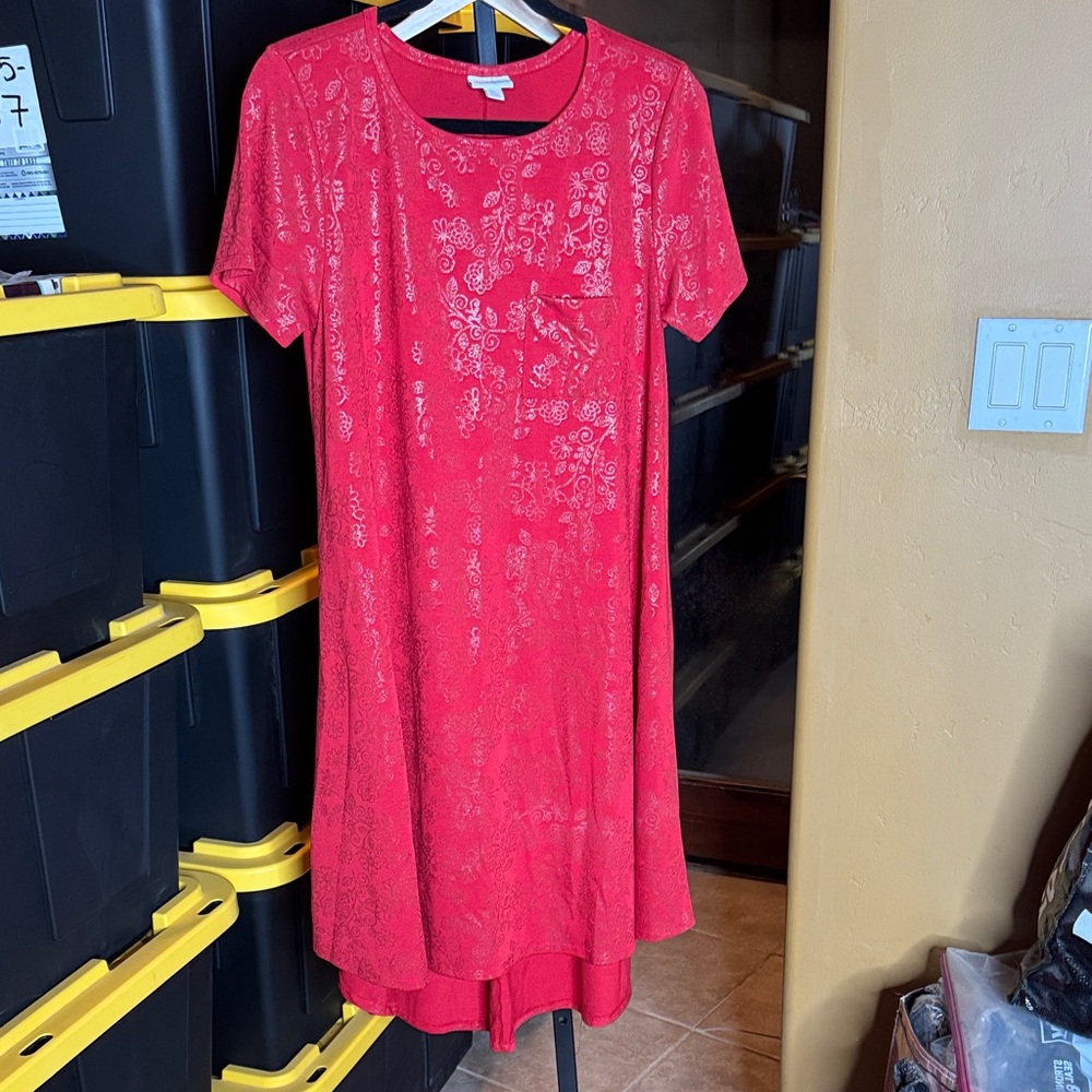 LuLaRoe Carly Swing Red Metallic Silver Floral Dress Size Medium Oversized - Picture 2 of 6